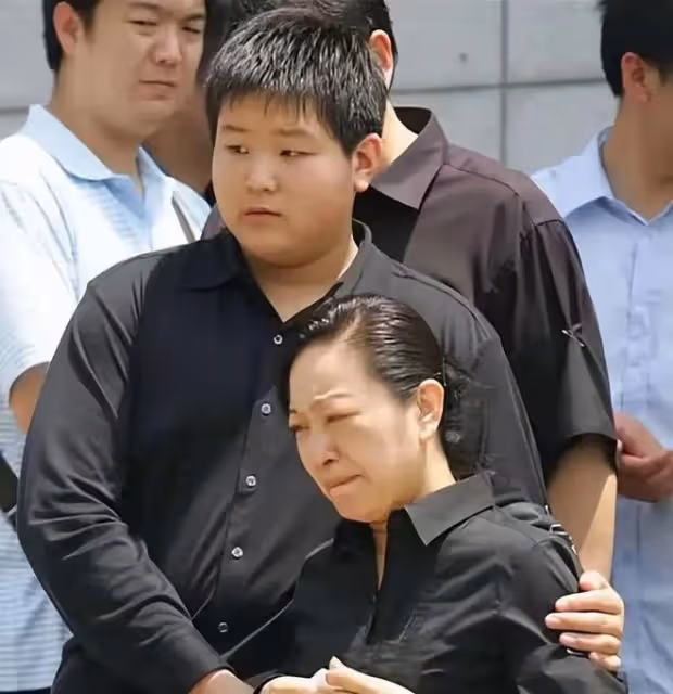 羅京去世14年，妻子改嫁富商，母親至今不知，3字遺言令人深思