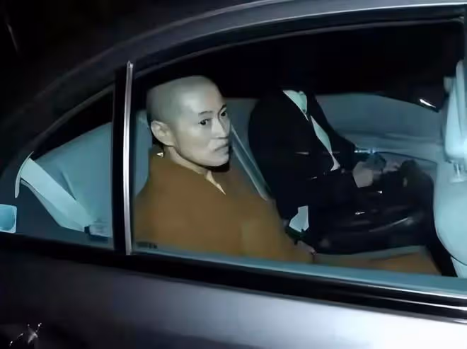 香港尼姑釋智定落網,徒弟揭露私人生活,其奢靡程度令人震驚
