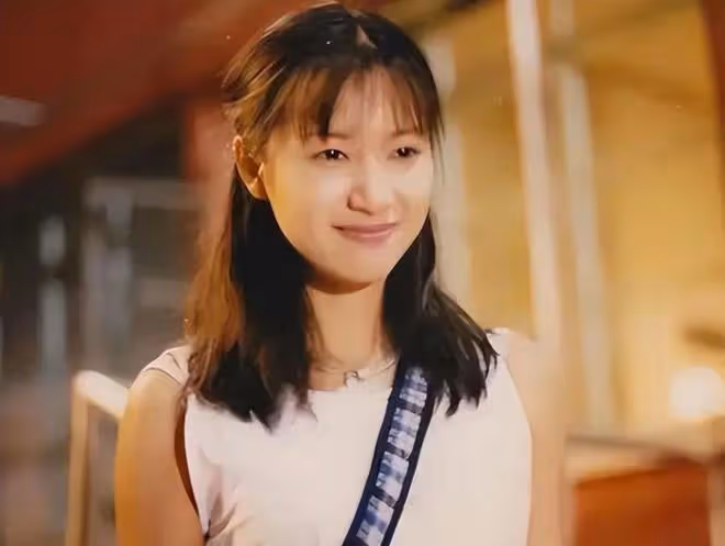 徐靜蕾驚現孕味?50歲女星的生活新篇章引發熱議