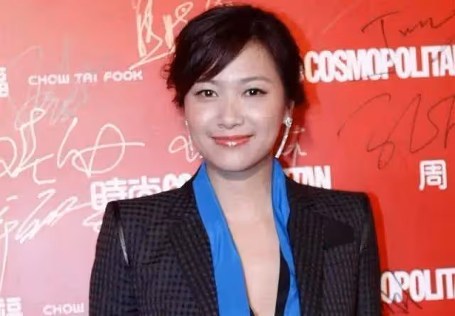 徐靜蕾驚現孕味?50歲女星的生活新篇章引發熱議