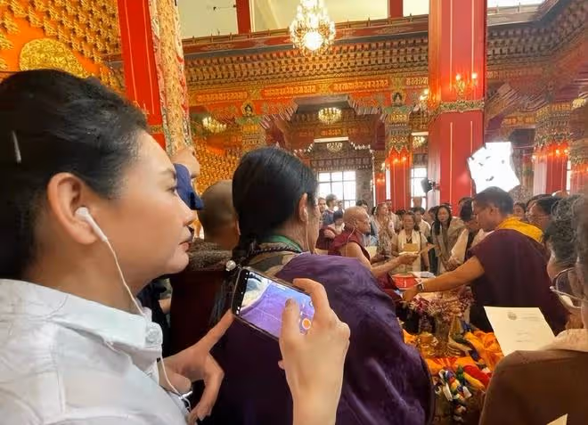 網友偶遇在尼泊爾邱淑貞,56歲女神狀態很好,沒有重度醫美痕跡