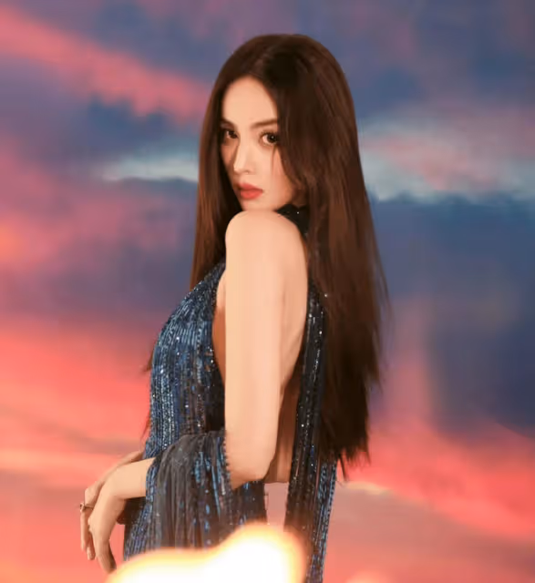 娜扎張雲龍過夜有戀情?女方美艷靚麗身材火辣曾屢遇渣男