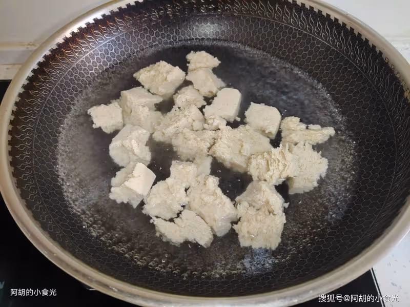 蓮藕蘿蔔靠邊站,它才是冬季「蔬中一絕」!隨手燉一鍋,時令鮮蔬、菜嫩又多汁,熱乎乎清爽好味道
