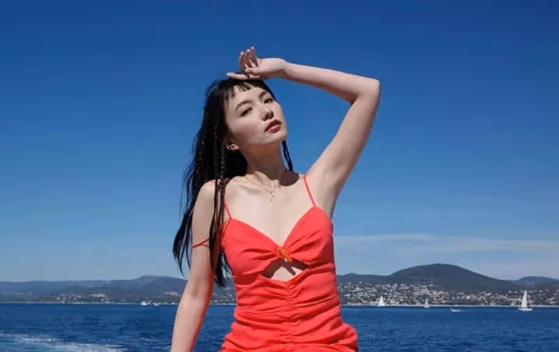 TVB前女星陳嘉寶曬照慶祝結婚7周年,嫁入豪門連生三個女兒,《夸世代》成告別作