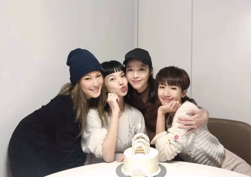 TVB前女星陳嘉寶曬照慶祝結婚7周年,嫁入豪門連生三個女兒,《夸世代》成告別作