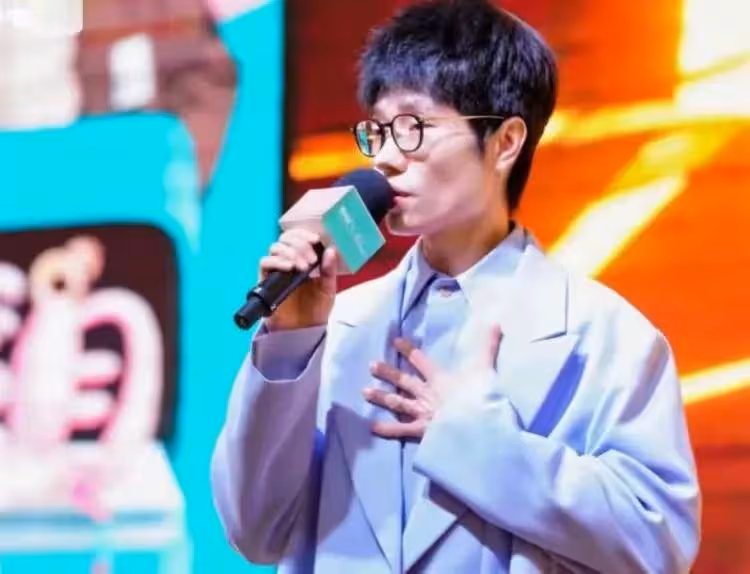 麥琳立大功!曝41歲李行亮出場費暴漲,曾不到40分鐘進帳8萬