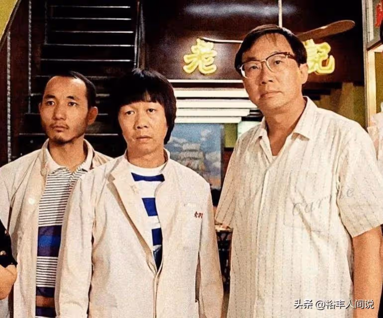 82歲許冠文已交代好後事!骨灰撒在大海,曝許冠英骨灰存在後花園