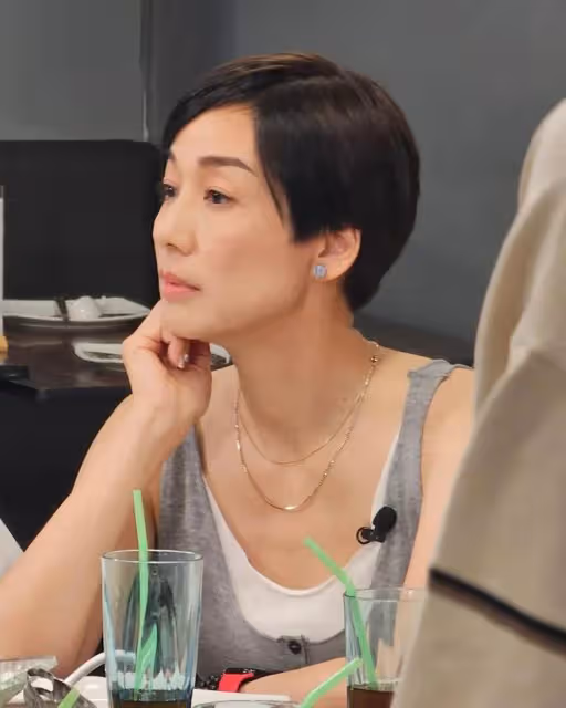 TVB失婚視後被贊顏值回春,懶理沒劇拍享受人生,自爆曾網上交友認識精壯男