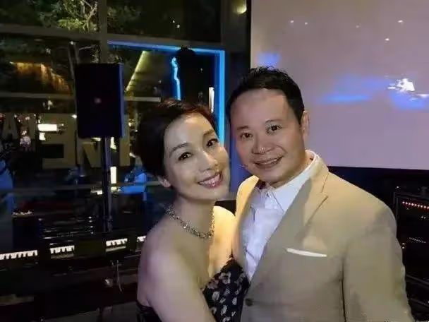 TVB失婚視後被贊顏值回春，懶理沒劇拍享受人生，自爆曾網上交友認識精壯男