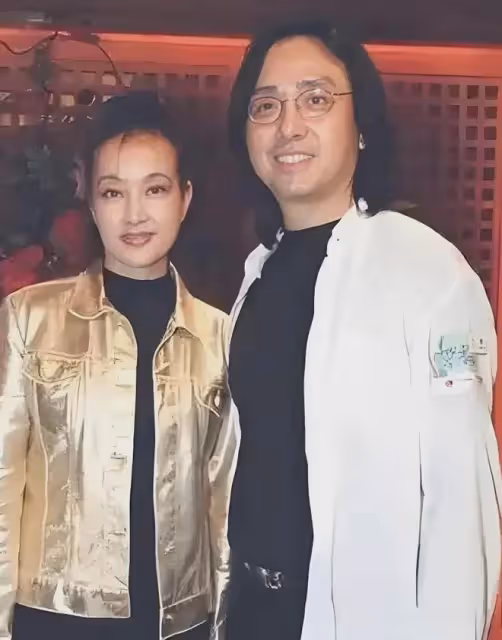 比鄭少秋還帥,紅過周潤發,一生痴戀劉曉慶,為了她終身不娶!