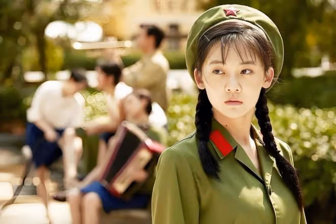 《芳華》過去7年了,馮小剛選的「三美」,如今都變了