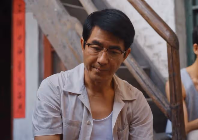 《小巷人家》結局:振東被抓,振北無業,莊爺莊奶再逼莊超英買房