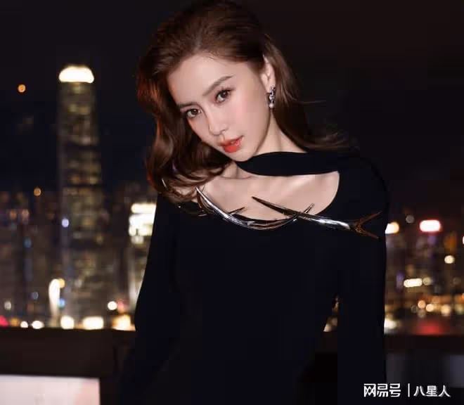 驚艷亮相!香港這一晚,低調回歸的baby,打了一場漂亮的「翻身仗」