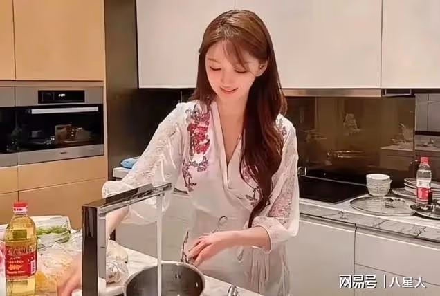 葉珂又被指當三!女網友稱其介入自己感情,黃曉明好友回應爆料