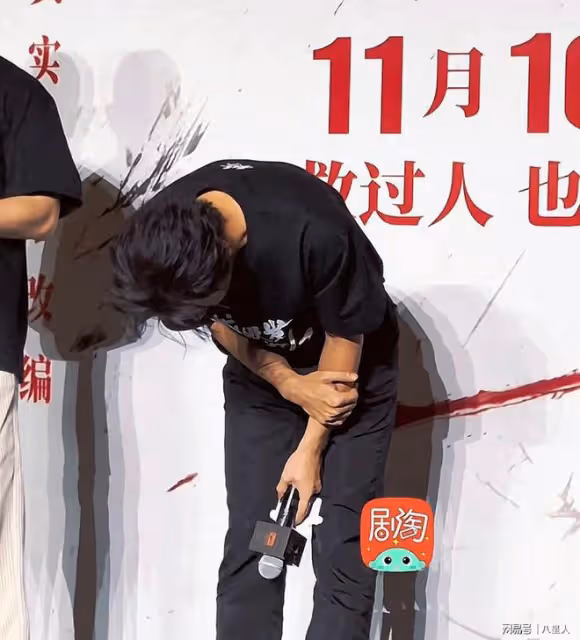 黃曉明新電影遭下架!葉珂被閨蜜團揭露,黃曉明不願分手陷入困境