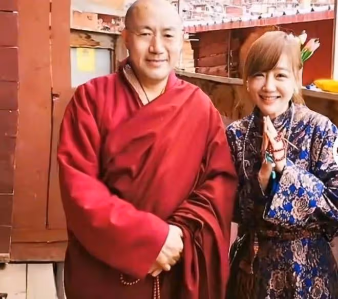 獨家揭秘！她終於走出胡歌陰影，新戀情讓人目瞪口呆！