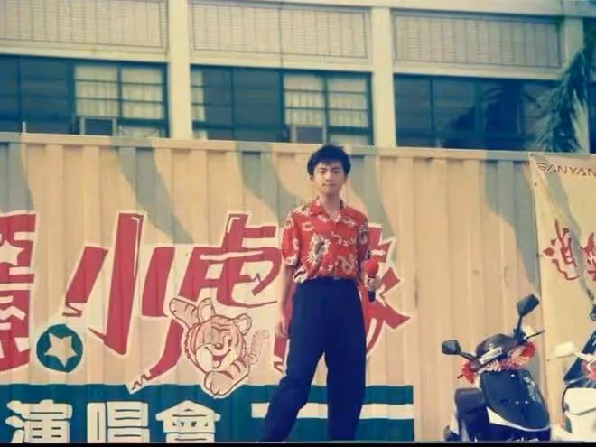 萬萬沒想到,51歲不婚不育的蘇有朋,早已走上了另一條道路!
