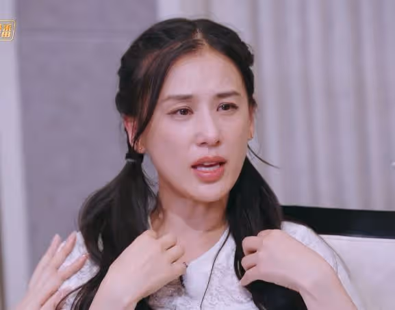 離譜到家!李行亮和麥琳抱著睡覺上熱搜,評論區徹底炸鍋