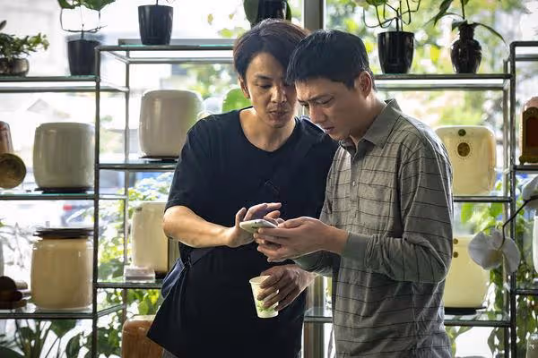 藍葦華陪Energy書偉度過情傷 重回定情地「無縫接演」同志情侶