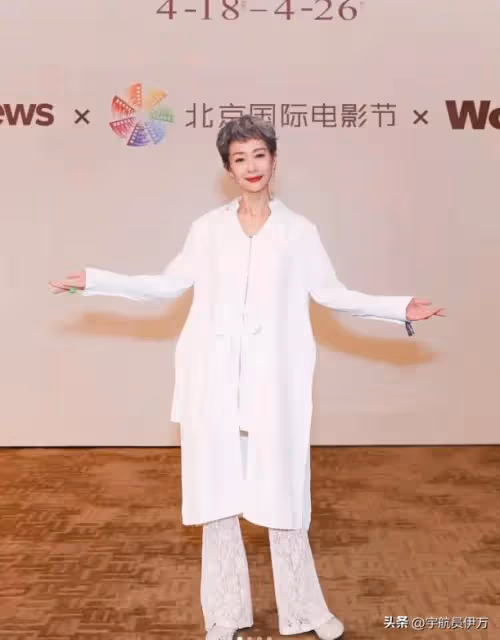 整整14年了,還是沒想通,葉童當年為啥不放棄屢次背叛她的陳國熹