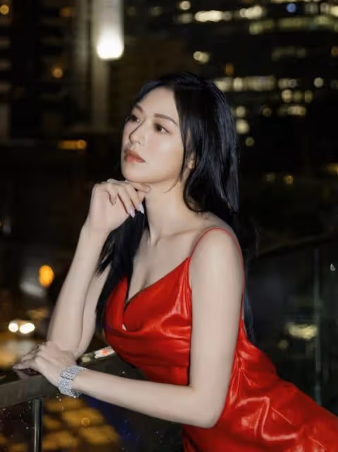性博士變人生導師!30歲港姐現身中學分享書籍!回應無劇拍被TVB冷落