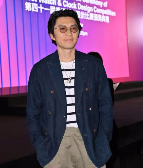 TVB花旦陳自瑤大曬性感背心照,另一位人夫衝出來6字留言!網友勸他收斂