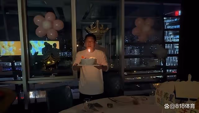 笑噴!孫穎莎為恩師邱貽可慶生,Coco要吹蠟燭莎莎大喝一聲:許願啊!
