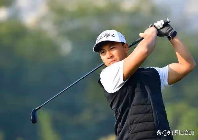 回顧釋小龍何潔分手:多年後的差別,一個身家過億一個捉襟見肘