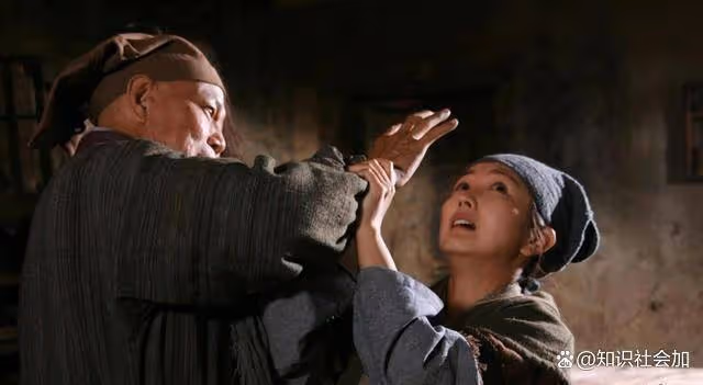 回顧釋小龍何潔分手:多年後的差別,一個身家過億一個捉襟見肘