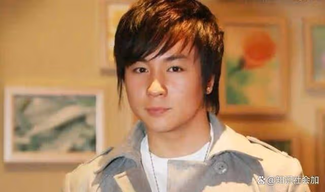 回顧釋小龍何潔分手:多年後的差別,一個身家過億一個捉襟見肘