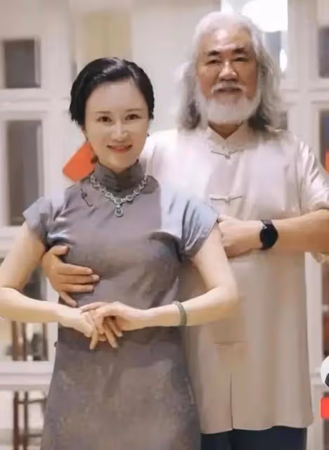 萬萬沒想到,張紀中藏了多年的「體面」,被一瓶可樂扯下遮羞布!