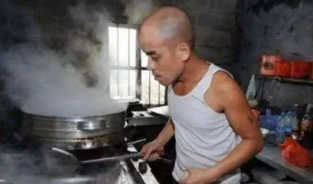 回顧網紅光頭強:熱度褪去被網絡遺忘,豪車換摩托,嬌妻不辭而別