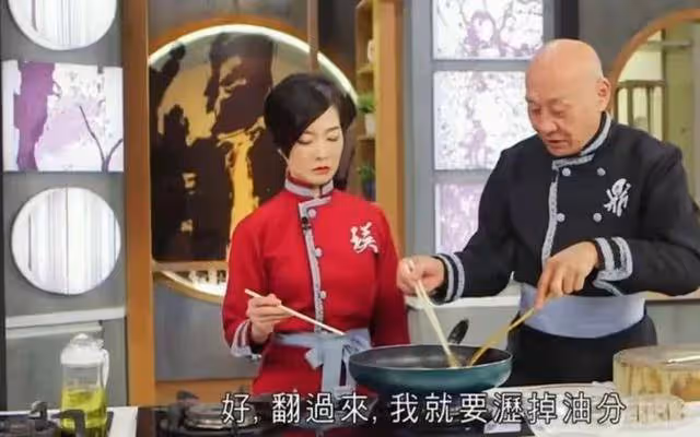 TVB台慶李家鼎目無表情遭網友調侃,視帝馬國明因唇薄被喊戴假牙