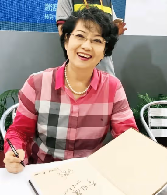 京劇女神李維康:結婚49年不做飯、不帶娃,不花丈夫一分錢,如今過得怎麼樣了?
