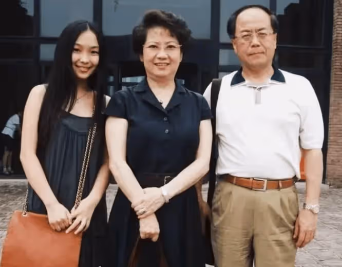 京劇女神李維康:結婚49年不做飯、不帶娃,不花丈夫一分錢,如今過得怎麼樣了?