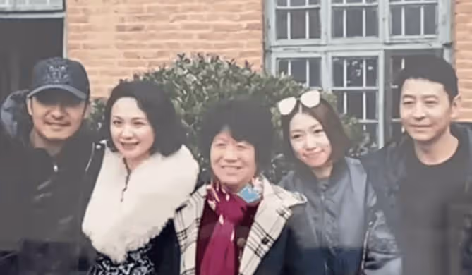 郭曉東妻子程莉莎和妯娌同回山東,婆婆更愛哪個兒媳婦,一目了然