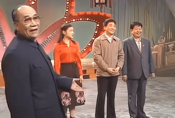 春晚至今後悔邀請她，捧了個「白眼狼」，一句話毀掉整場春晚，導演：當時我都不想活了