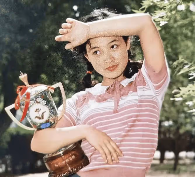 春晚至今後悔邀請她，捧了個「白眼狼」，一句話毀掉整場春晚，導演：當時我都不想活了