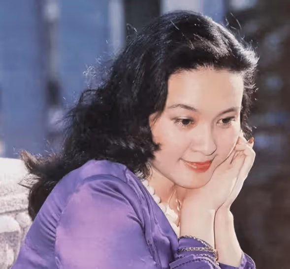 班花方舒60歲近照曝光!滿臉滄桑判若兩人,失敗婚姻是她一生的痛