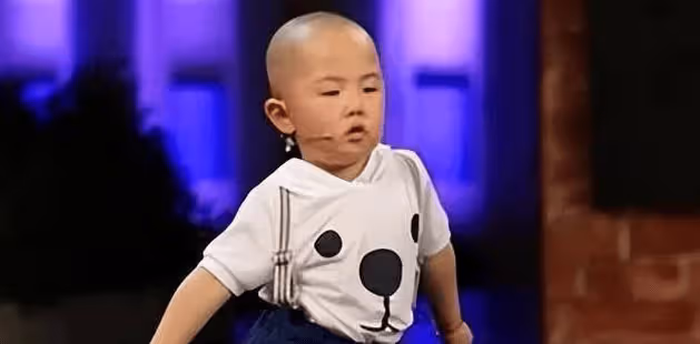 童星張峻豪:3 歲上央視 5 歲登春晚,全家靠他年入百萬,母親卻後悔了