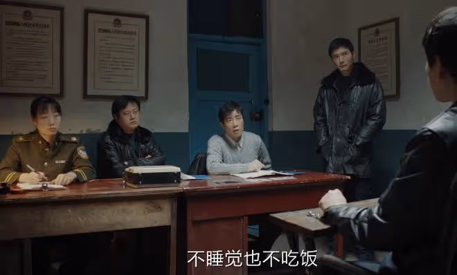 明明「垂垂老矣」,非要「尬演大學生」,這些明星害不害臊?