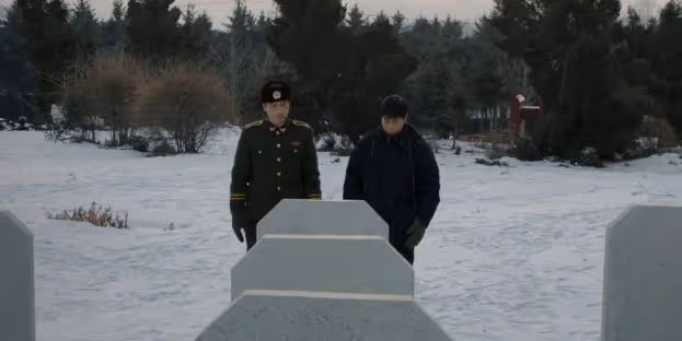 明明「垂垂老矣」,非要「尬演大學生」,這些明星害不害臊?