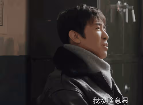 明明「垂垂老矣」,非要「尬演大學生」,這些明星害不害臊?
