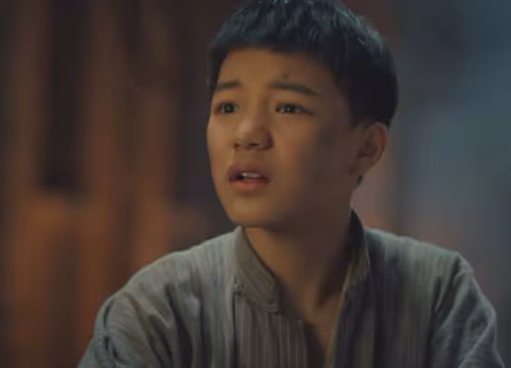 明明「垂垂老矣」，非要「尬演大學生」，這些明星害不害臊？