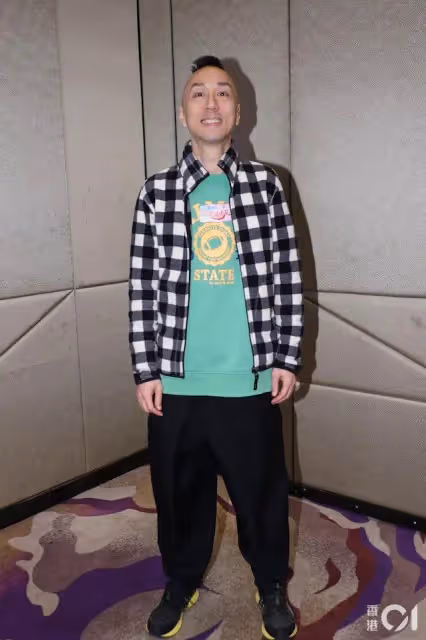 TVB男星被爆餐廳做服務員後廣獲關注,曝直播帶貨邀約不斷,贊公司有人情味
