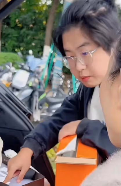 變化太大!孫卓體重暴增,露大腦門扎小辮,孫海洋背後吐槽不敢管
