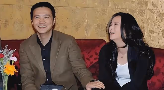 吳玉華:因前夫堅持丁克,39歲以死相逼離婚,再婚生下一兒一女
