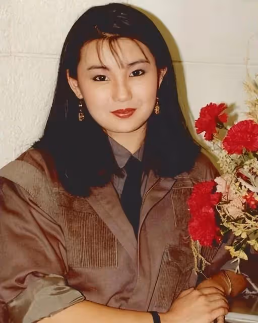 60歲張曼玉罕見亮相,像老年奧黛麗·赫本,息影20年她過得好嗎?