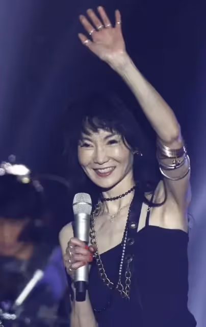 60歲張曼玉罕見亮相,像老年奧黛麗·赫本,息影20年她過得好嗎?