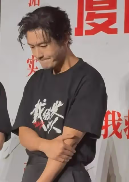 黃曉明刪官宣,評論區炸鍋!葉珂情變?